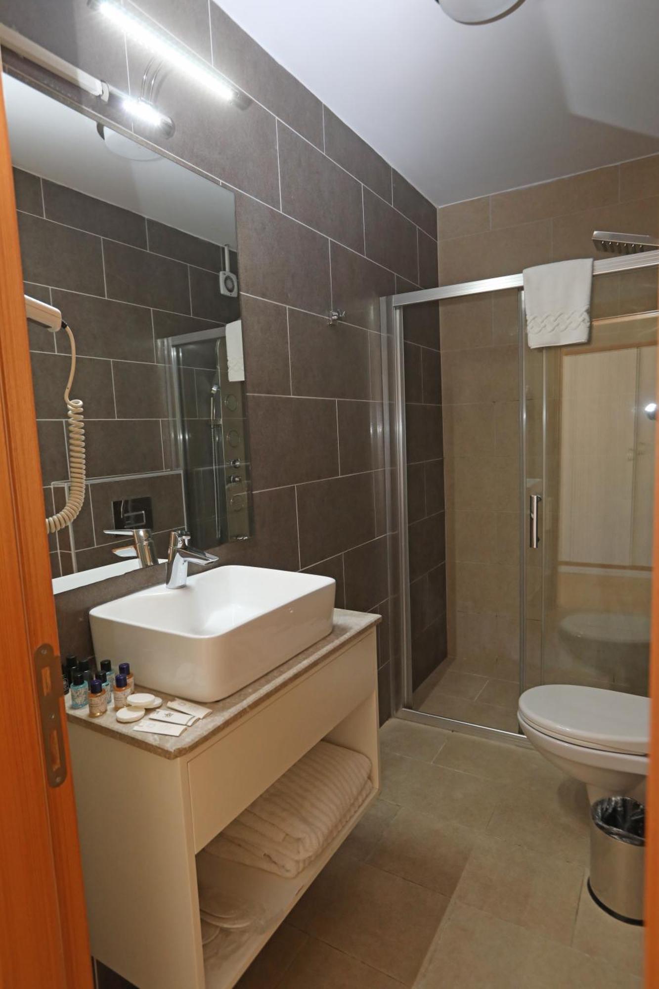 Mezzo Hotel Istanbul Bagian luar foto
